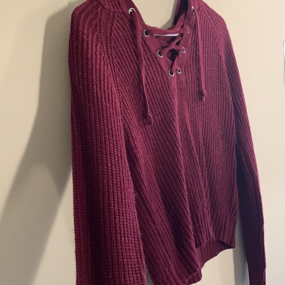 Rue21 burgundy cropped sweater hoodie - Picture 4 of 5